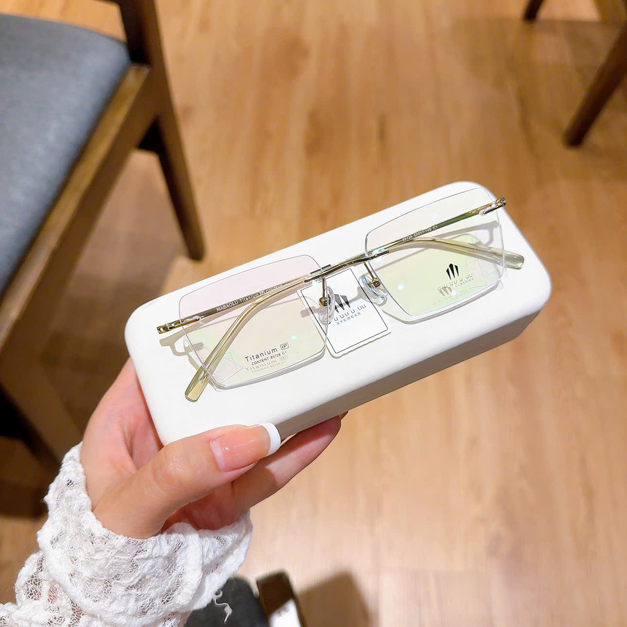 UUU Classics - Titanium Content 33